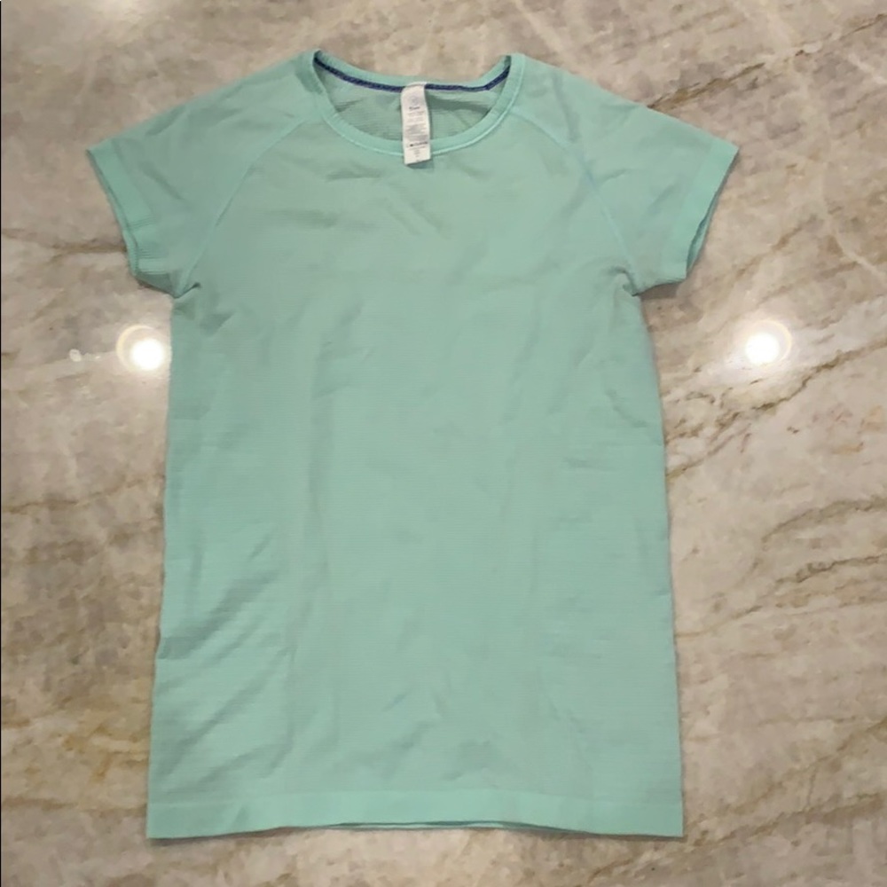 Ivivva short sleeve shirt